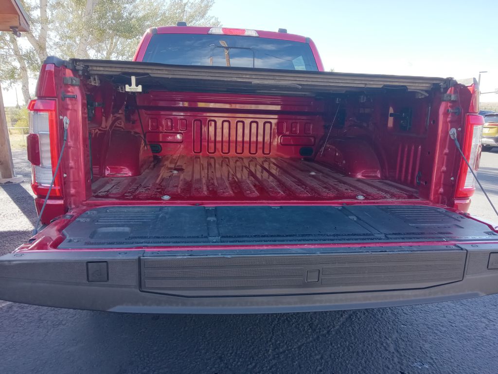 Photo 17 of this FORD F150 LARIAT