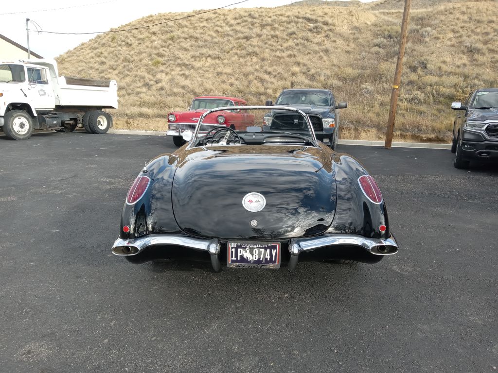 Photo 4 of this CHEVROLET Corvette