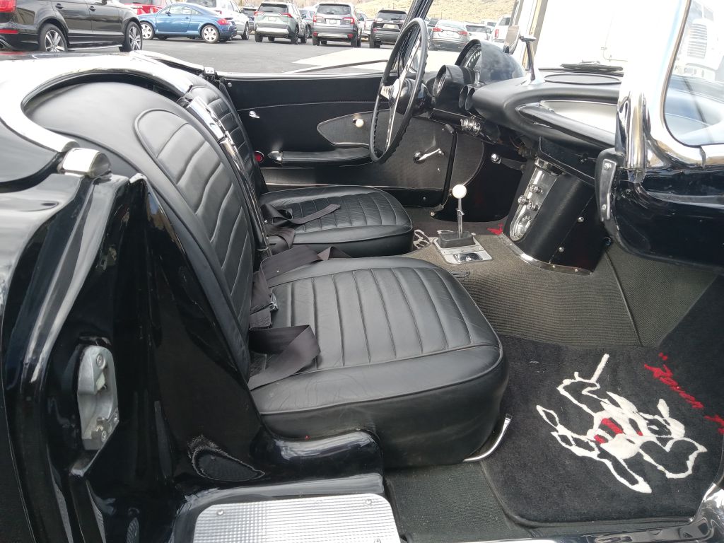 Photo 14 of this CHEVROLET Corvette