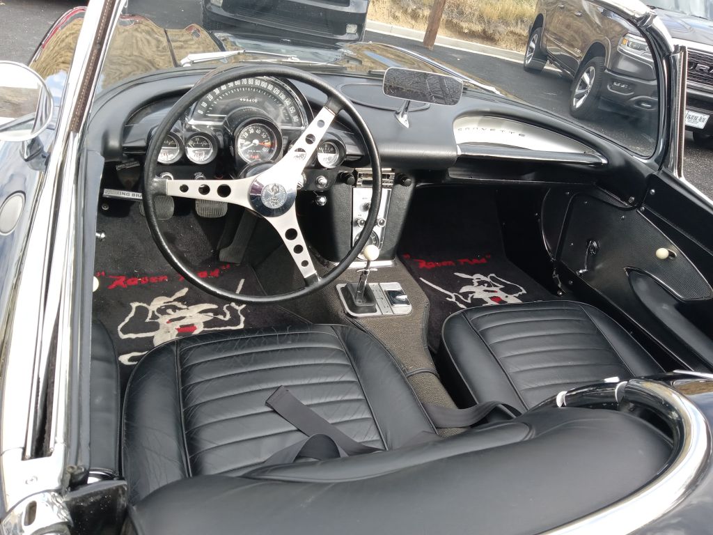 Photo 23 of this CHEVROLET Corvette