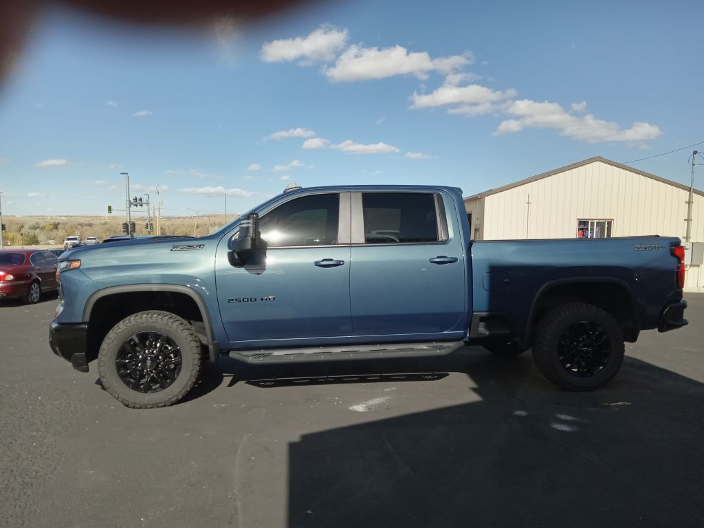 Photo 2 of this CHEVROLET SILVERADO 2500