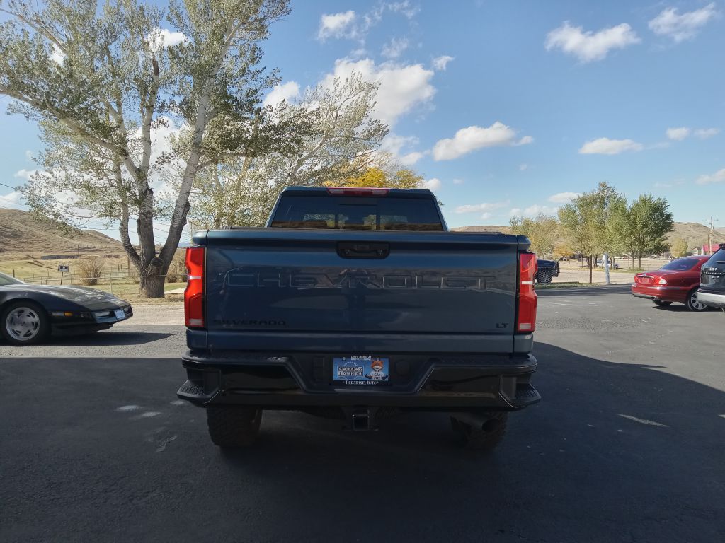 Photo 4 of this CHEVROLET SILVERADO 2500