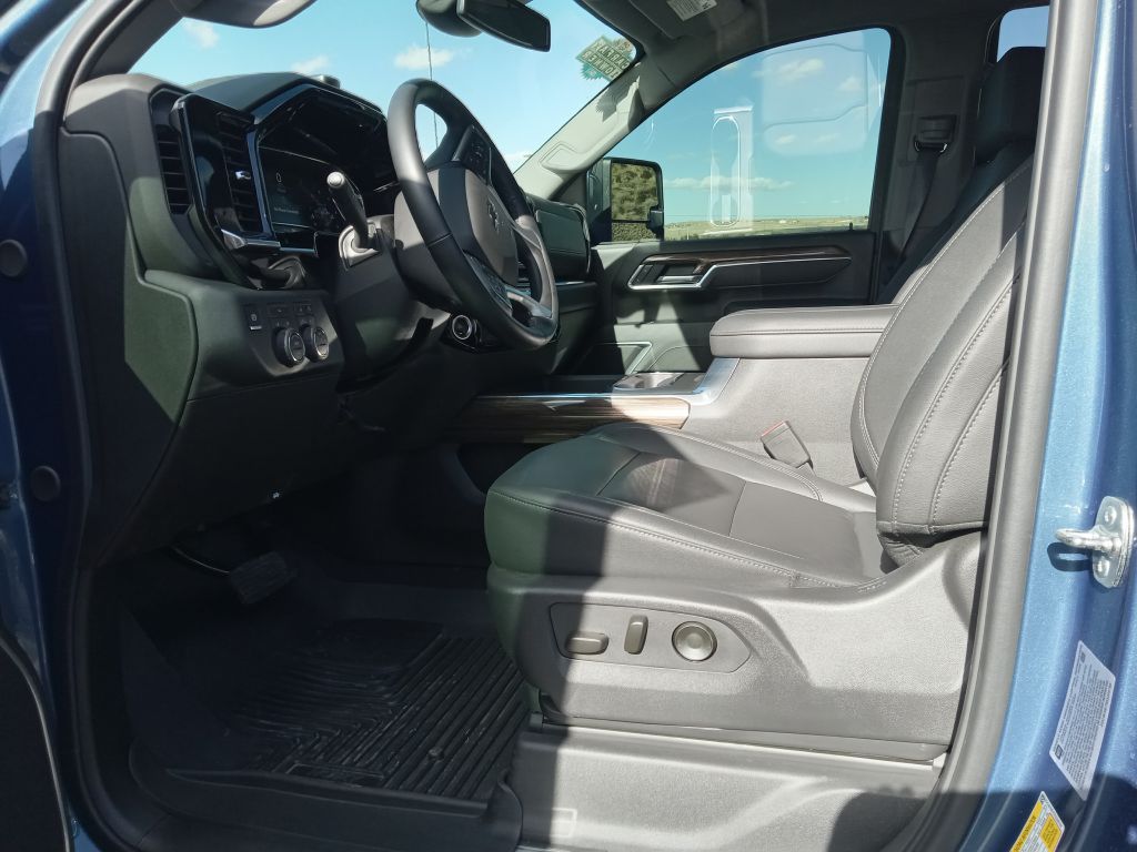 Photo 15 of this CHEVROLET SILVERADO 2500
