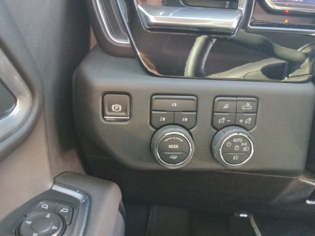 Photo 35 of this CHEVROLET SILVERADO 2500