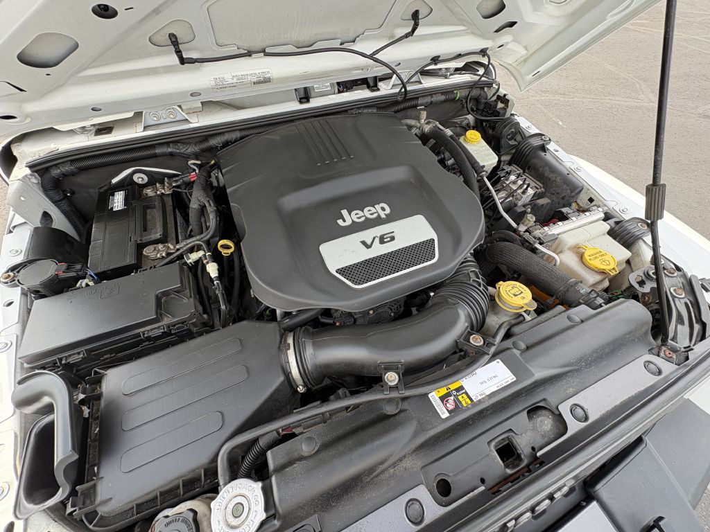 Photo 15 of this JEEP WRANGLER UNLIMI