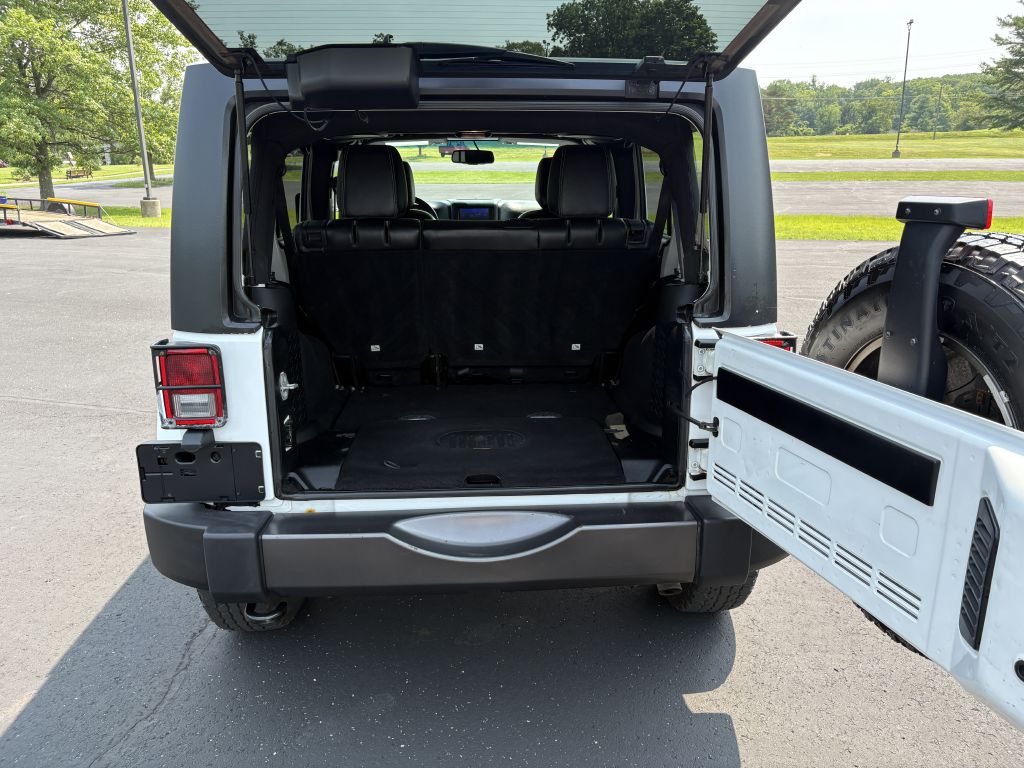Photo 32 of this JEEP WRANGLER UNLIMI