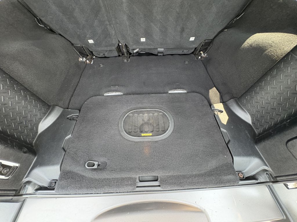 Photo 12 of this JEEP WRANGLER UNLIMI
