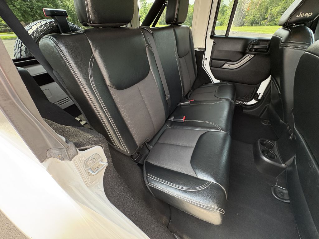 Photo 38 of this JEEP WRANGLER UNLIMI