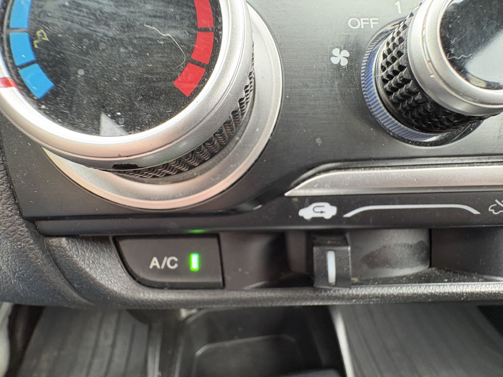 Photo 23 of this HONDA FIT