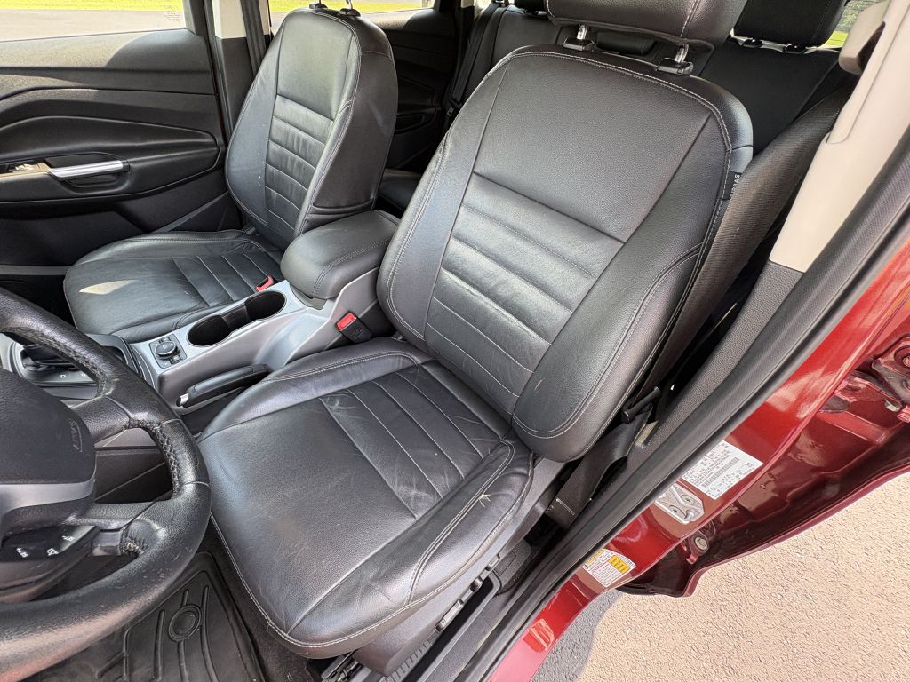 Photo 12 of this FORD ESCAPE