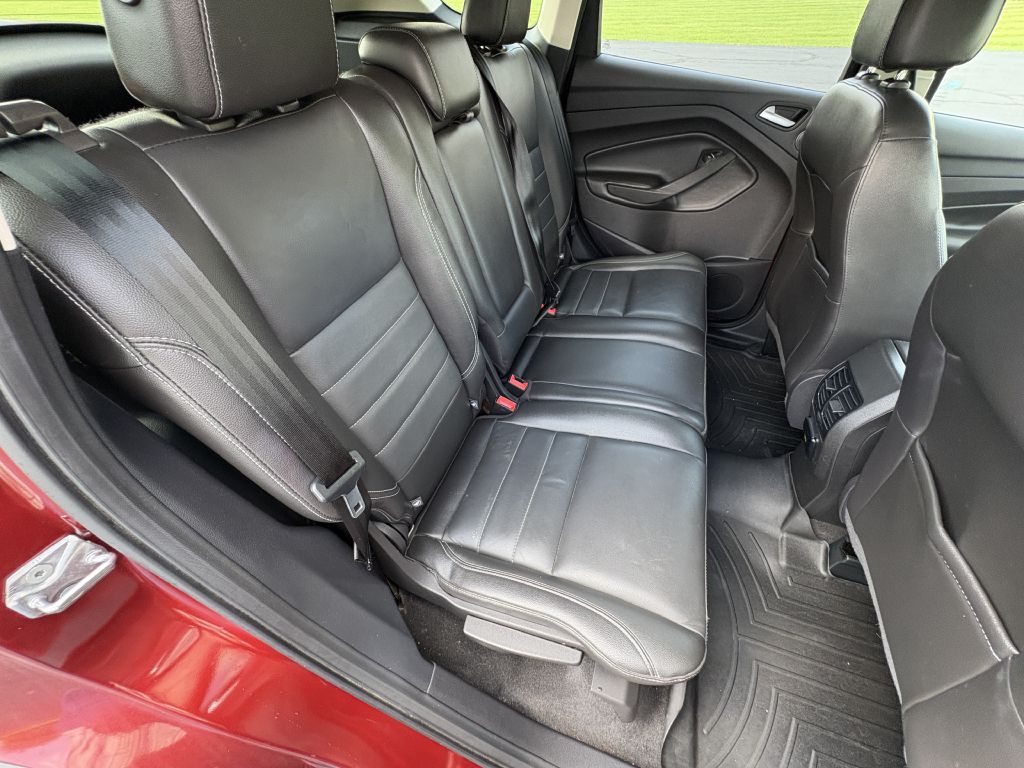 Photo 14 of this FORD ESCAPE