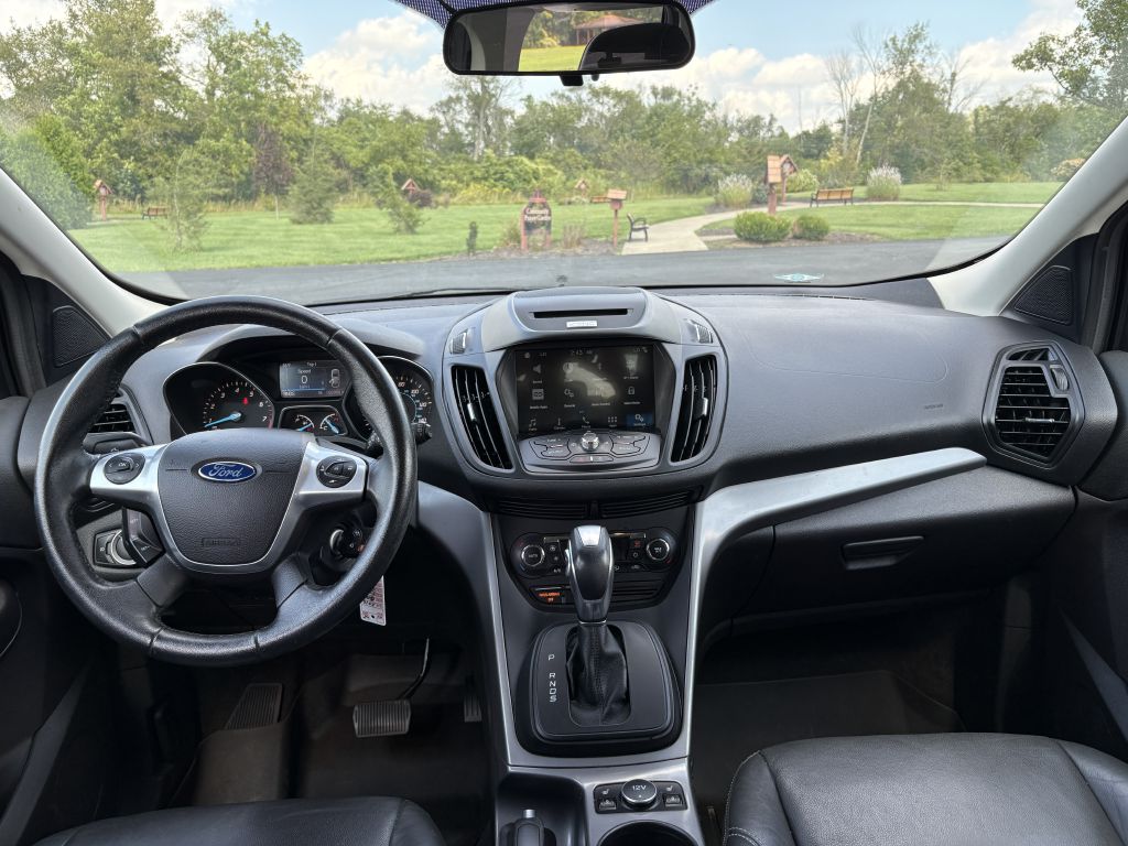 Photo 16 of this FORD ESCAPE
