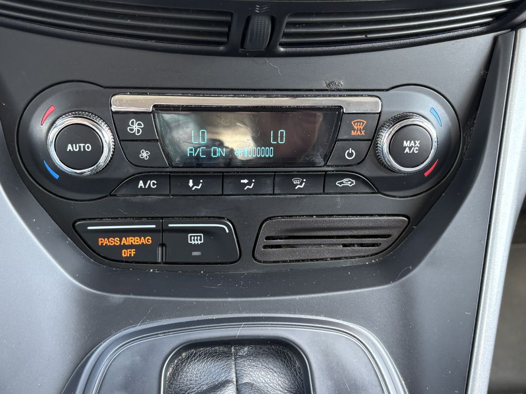 Photo 21 of this FORD ESCAPE