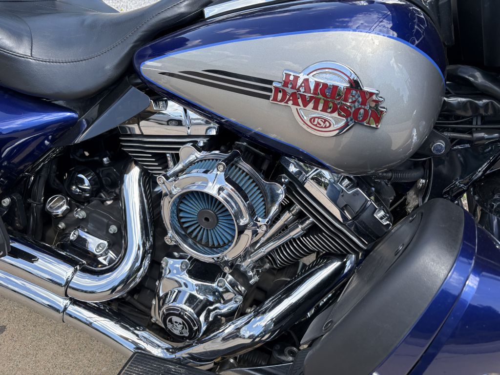 Photo 2 of this HARLEY DAVIDSON ULTRA CLASSIC