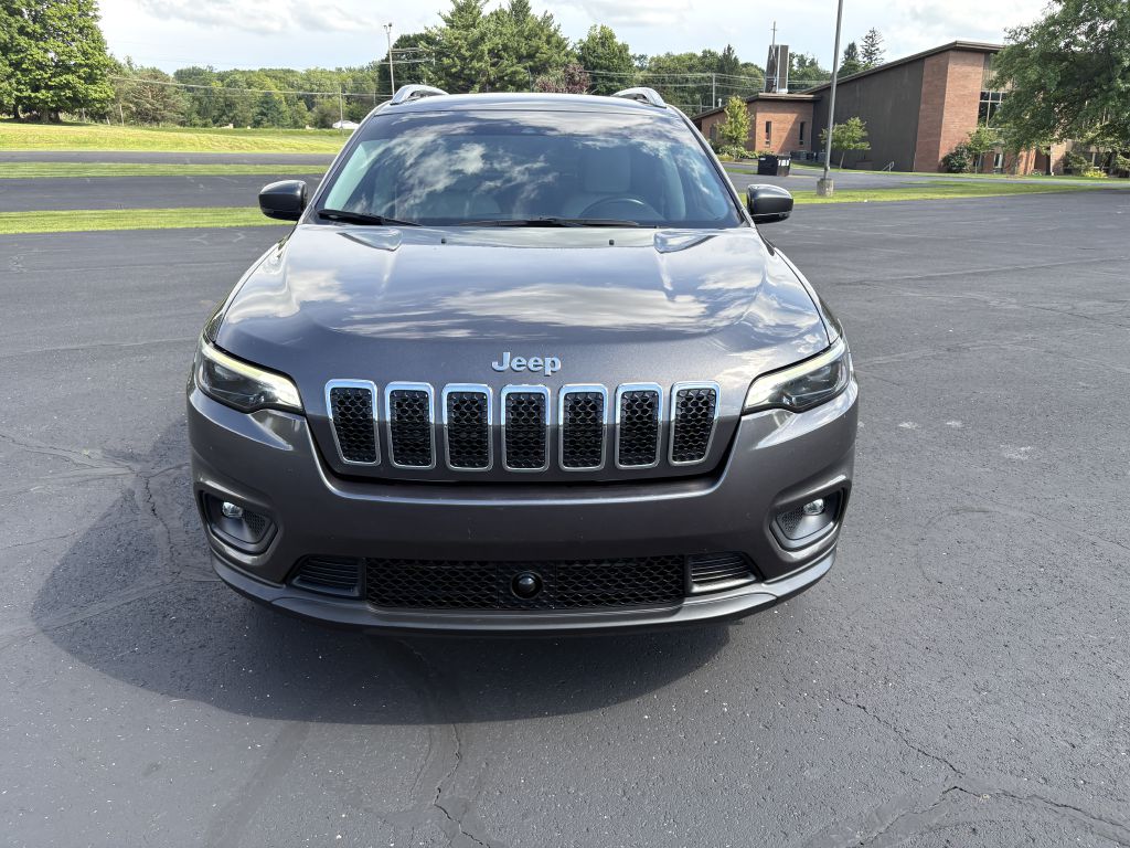 Photo 2 of this JEEP CHEROKEE
