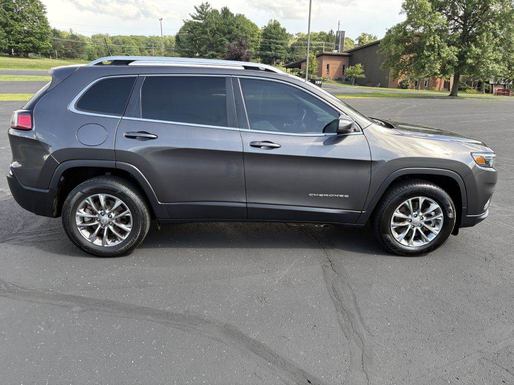 Photo 4 of this JEEP CHEROKEE