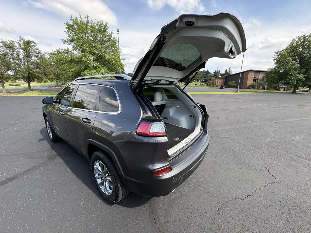 Photo 8 of this JEEP CHEROKEE