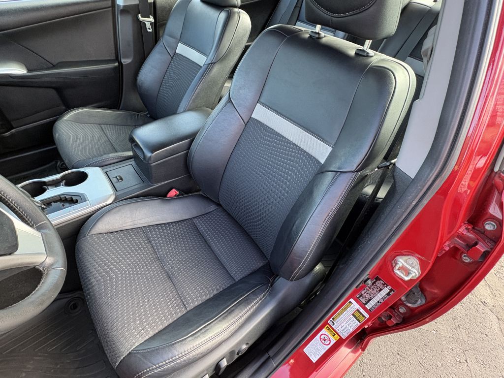 Photo 11 of this TOYOTA CAMRY