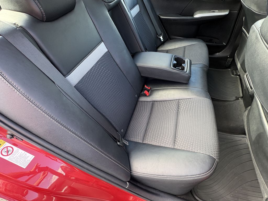 Photo 14 of this TOYOTA CAMRY