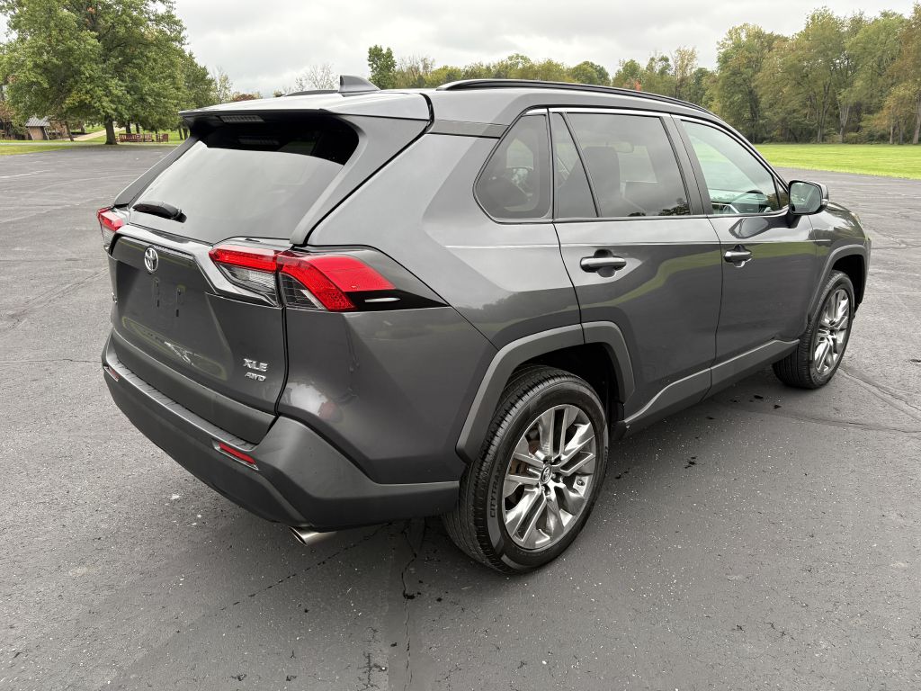 Photo 5 of this TOYOTA RAV4