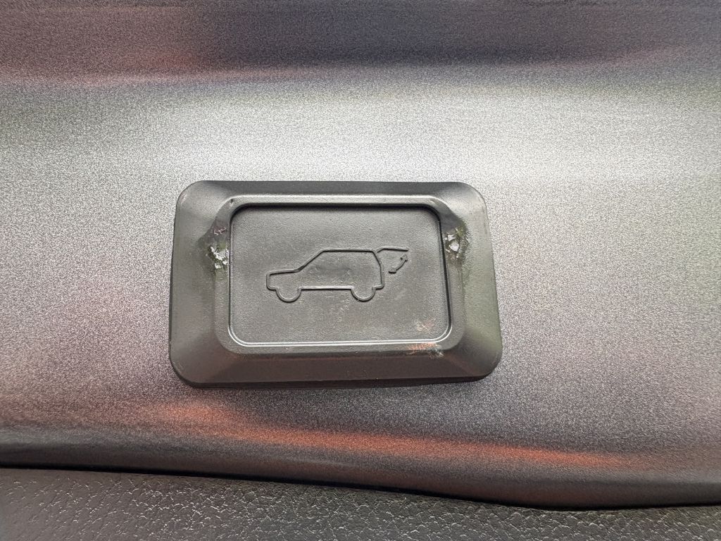 Photo 8 of this TOYOTA RAV4
