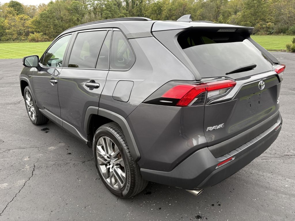 Photo 9 of this TOYOTA RAV4
