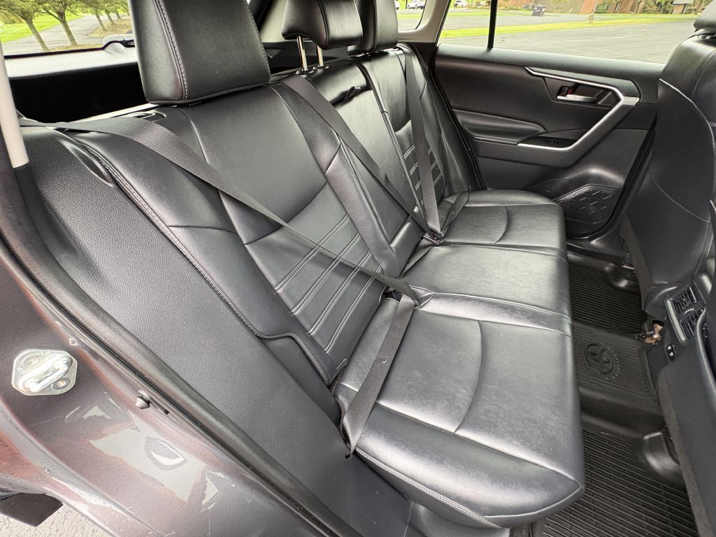 Photo 15 of this TOYOTA RAV4