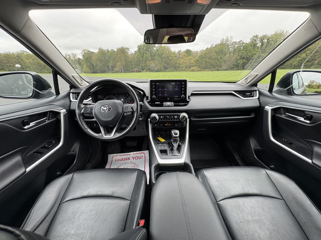 Photo 17 of this TOYOTA RAV4