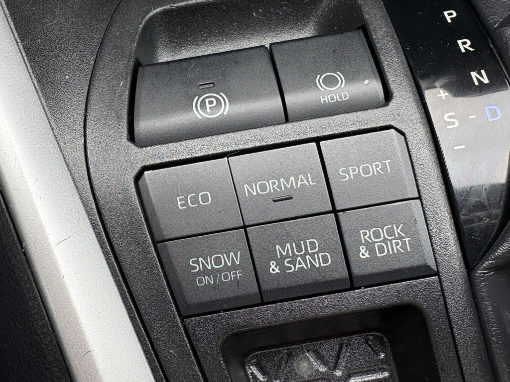 Photo 25 of this TOYOTA RAV4