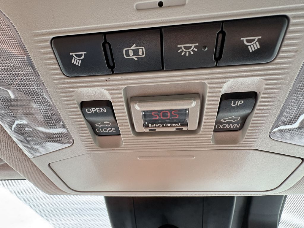 Photo 28 of this TOYOTA RAV4