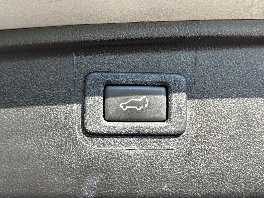 Photo 9 of this SUBARU OUTBACK