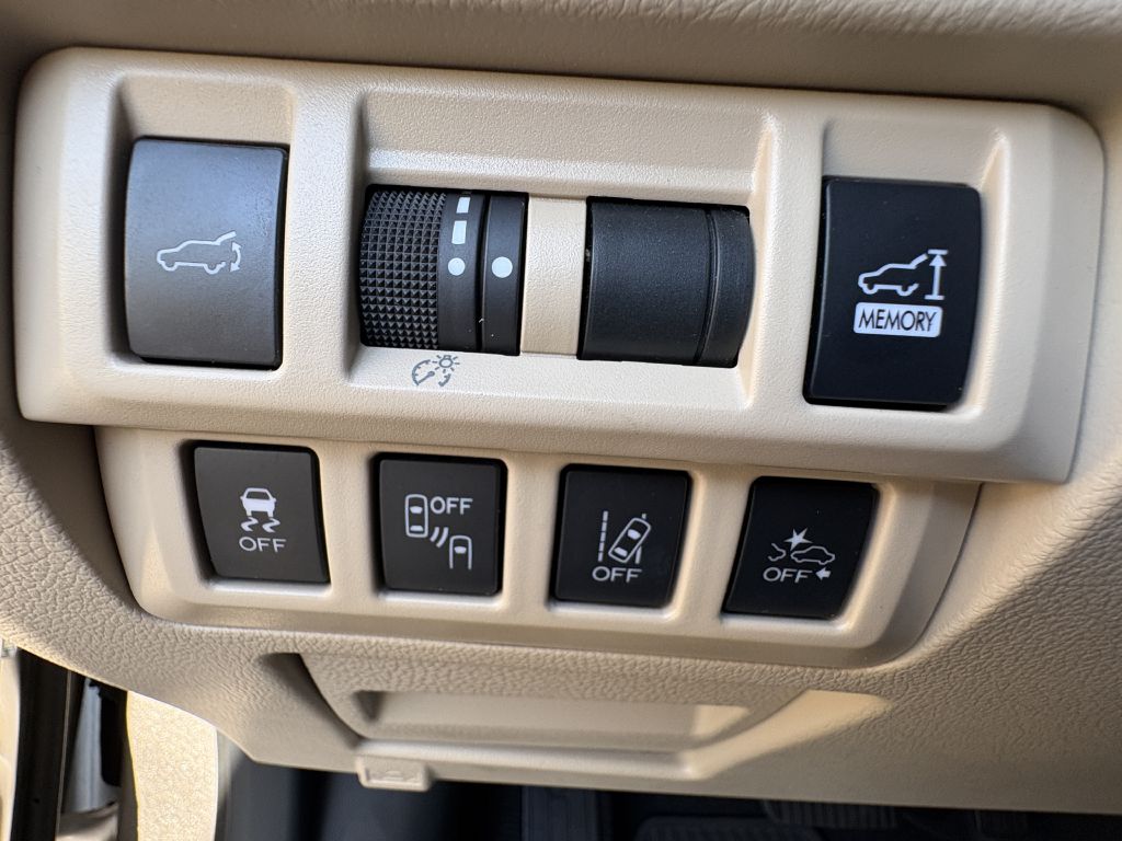 Photo 22 of this SUBARU OUTBACK