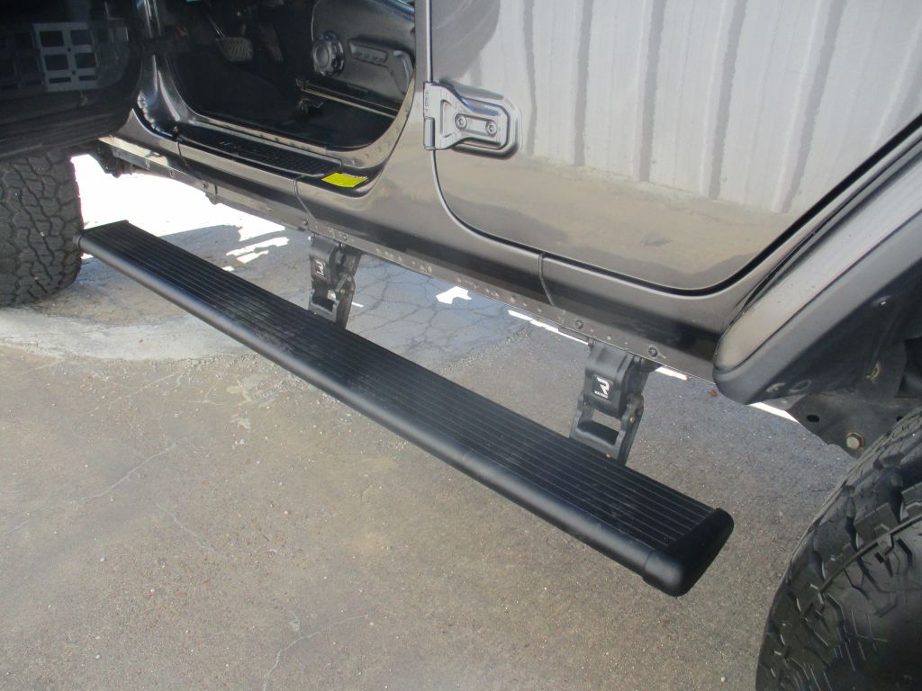 Photo 18 of this JEEP WRANGLER UNLIMI