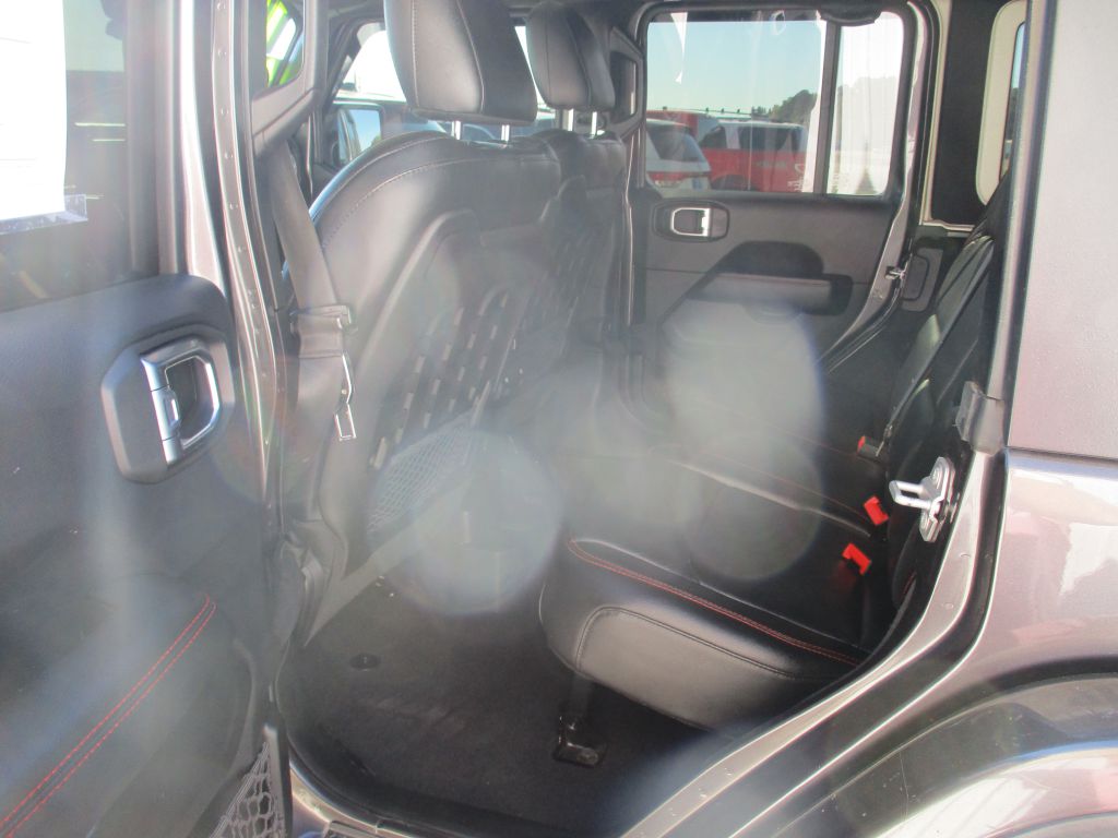Photo 19 of this JEEP WRANGLER UNLIMI