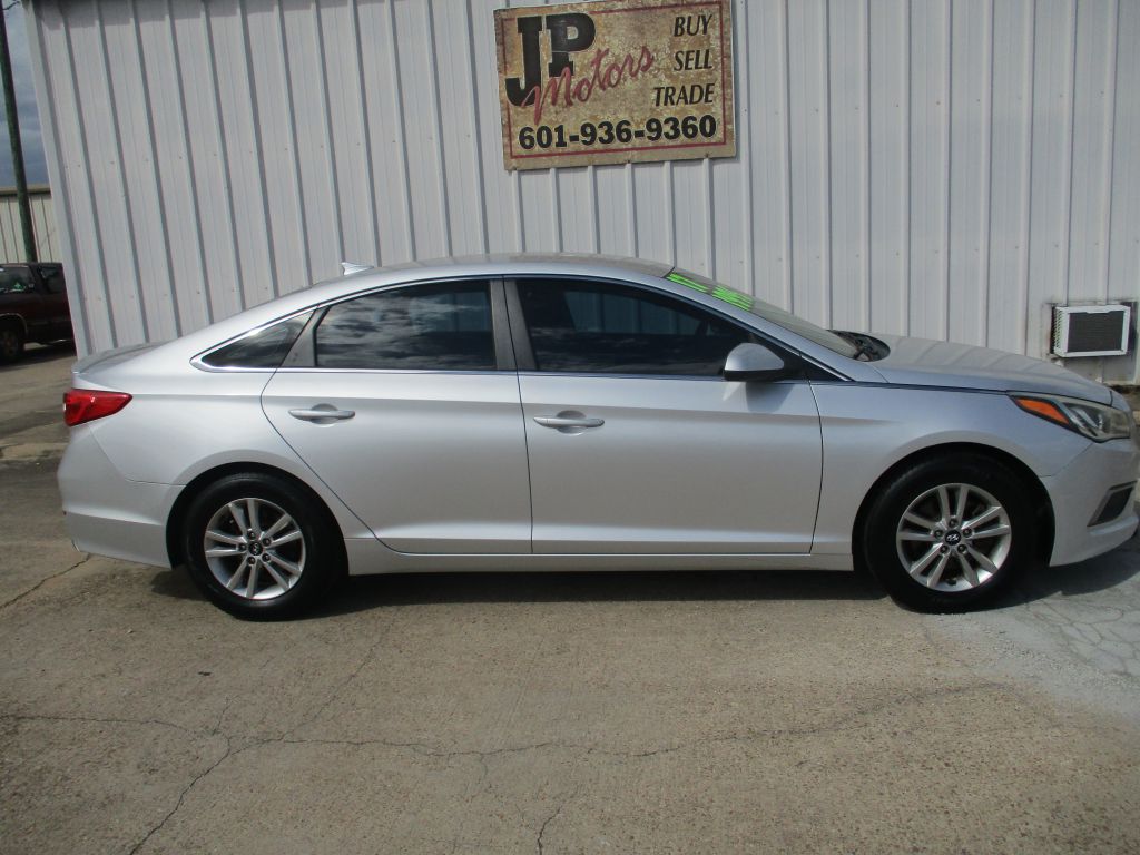 Photo 2 of this HYUNDAI SONATA