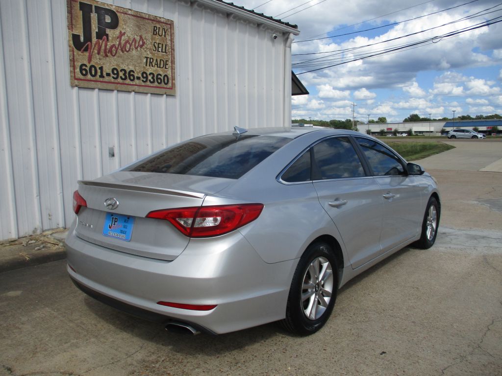 Photo 3 of this HYUNDAI SONATA