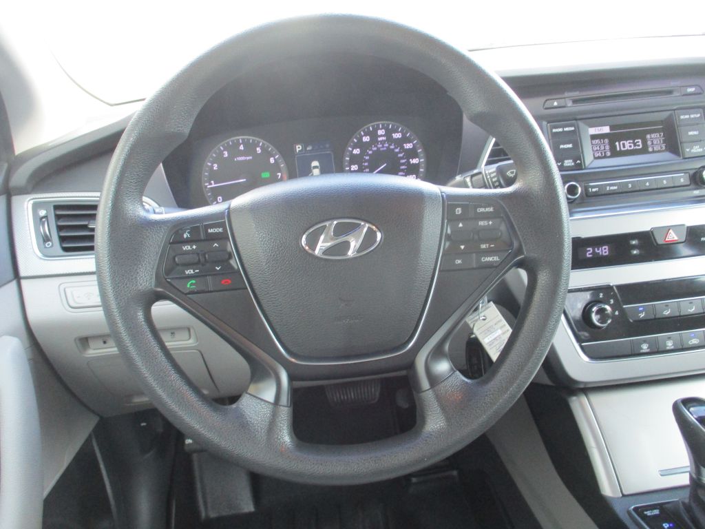Photo 10 of this HYUNDAI SONATA