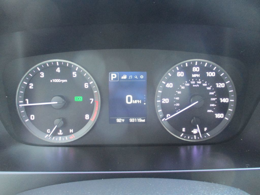Photo 12 of this HYUNDAI SONATA