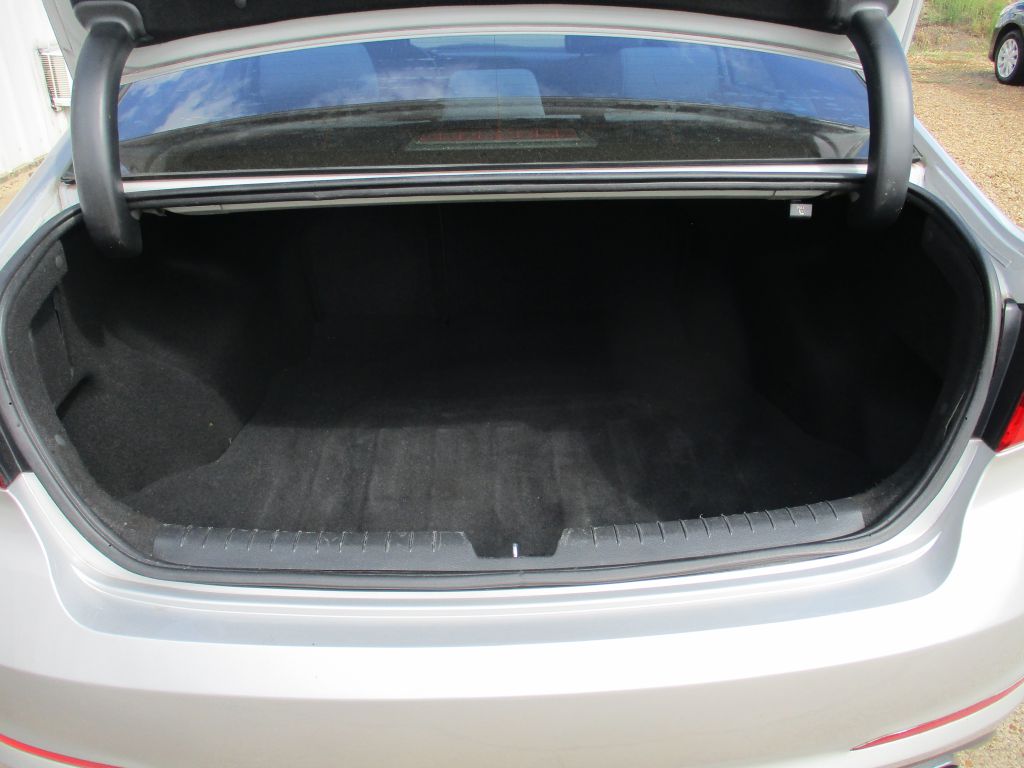 Photo 18 of this HYUNDAI SONATA