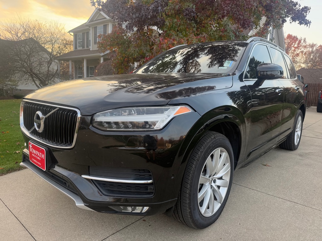 2017 Volvo XC90 Momentum