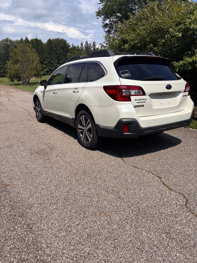 Photo 4 of 2019 Subaru Outback 2.5i Limited