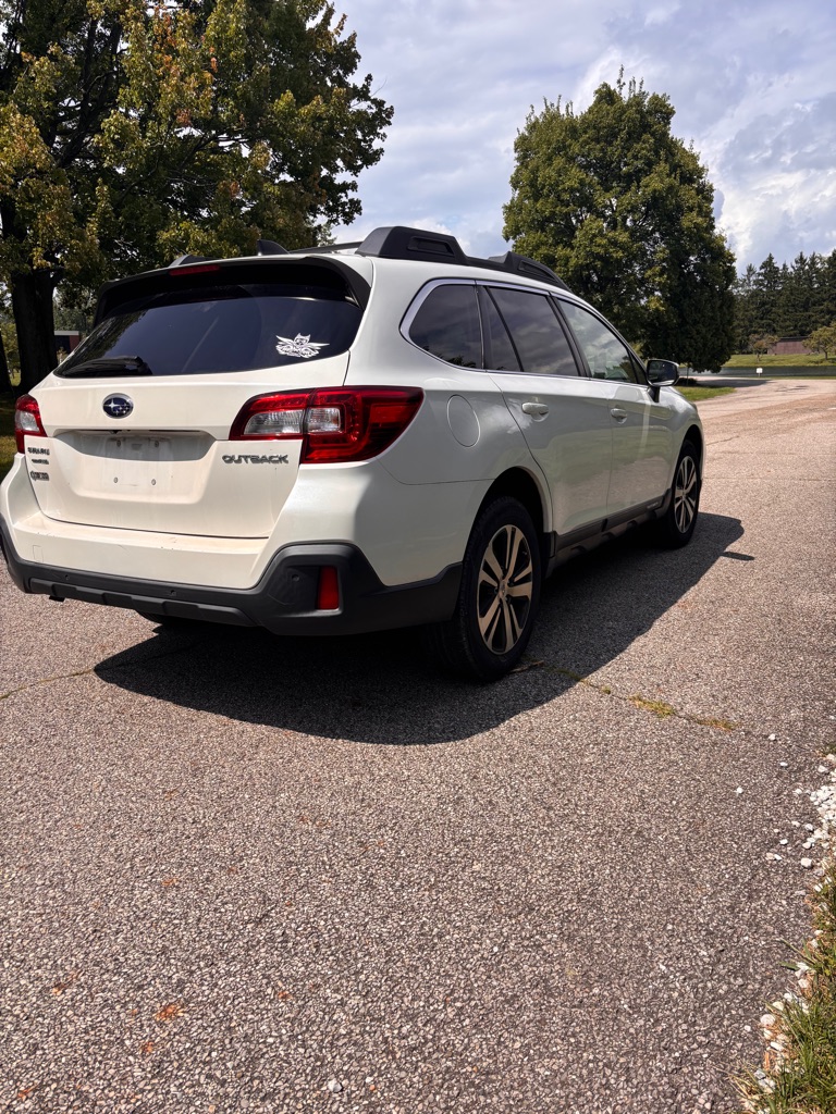 Photo 3 of 2019 Subaru Outback 2.5i Limited