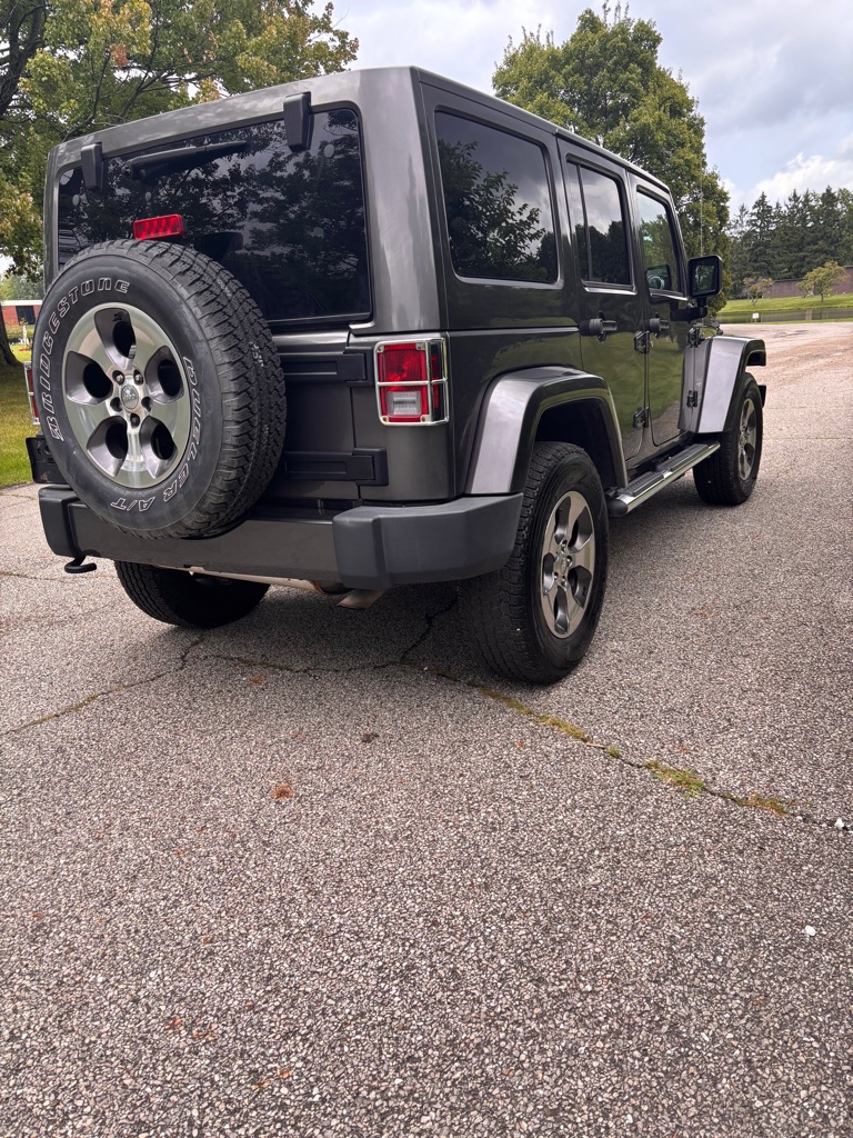 Photo 3 of 2016 Jeep Wrangler Unlimited Sahara