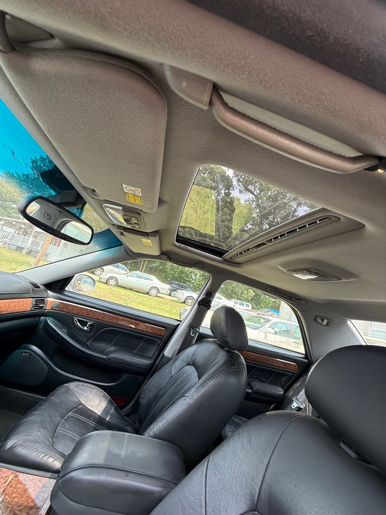 Photo 9 of this HYUNDAI XG350