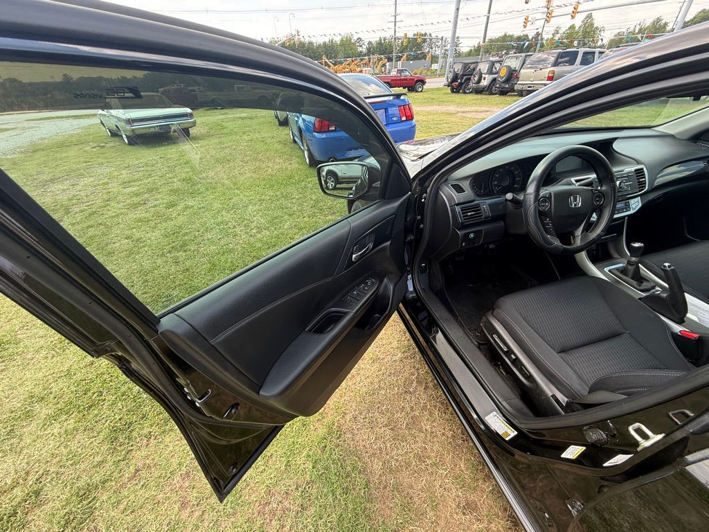 Photo 10 of this HONDA ACCORD