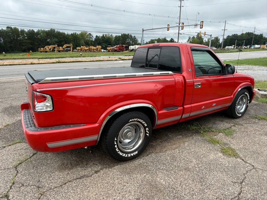 Photo 6 of this GMC SONOMA