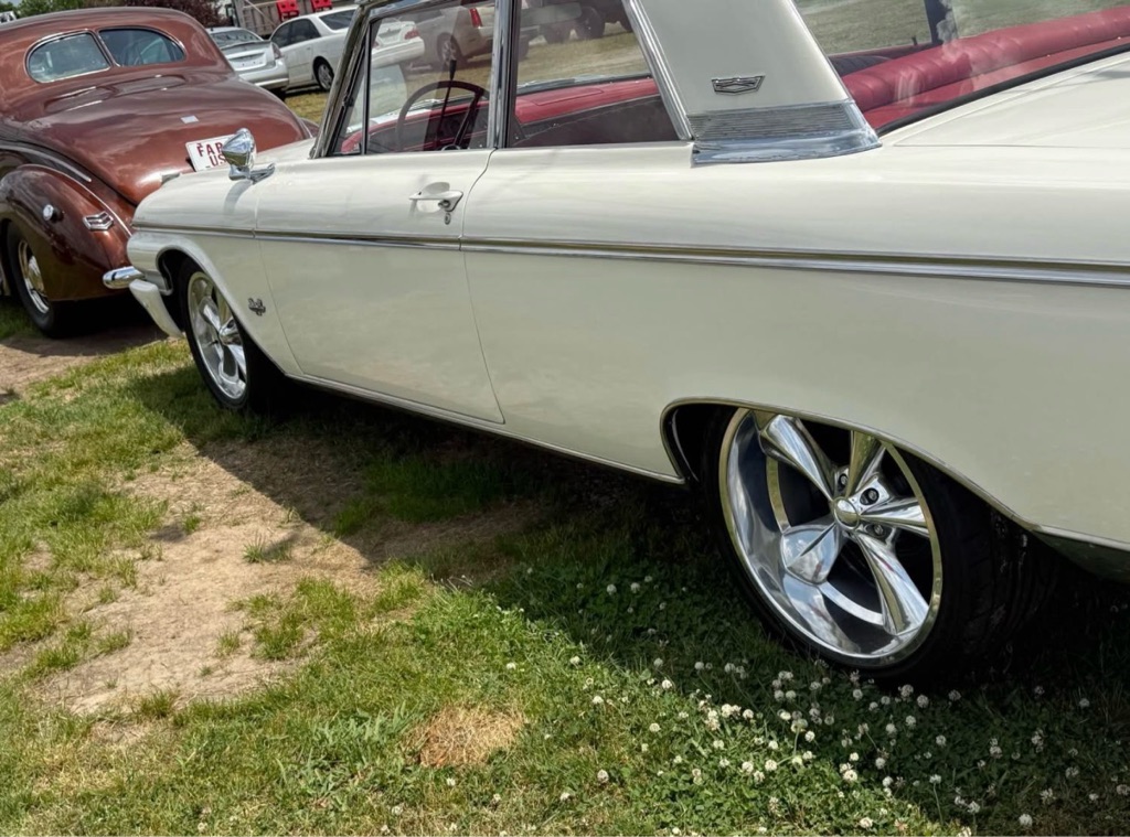 Photo 6 of this FORD GALAXIE