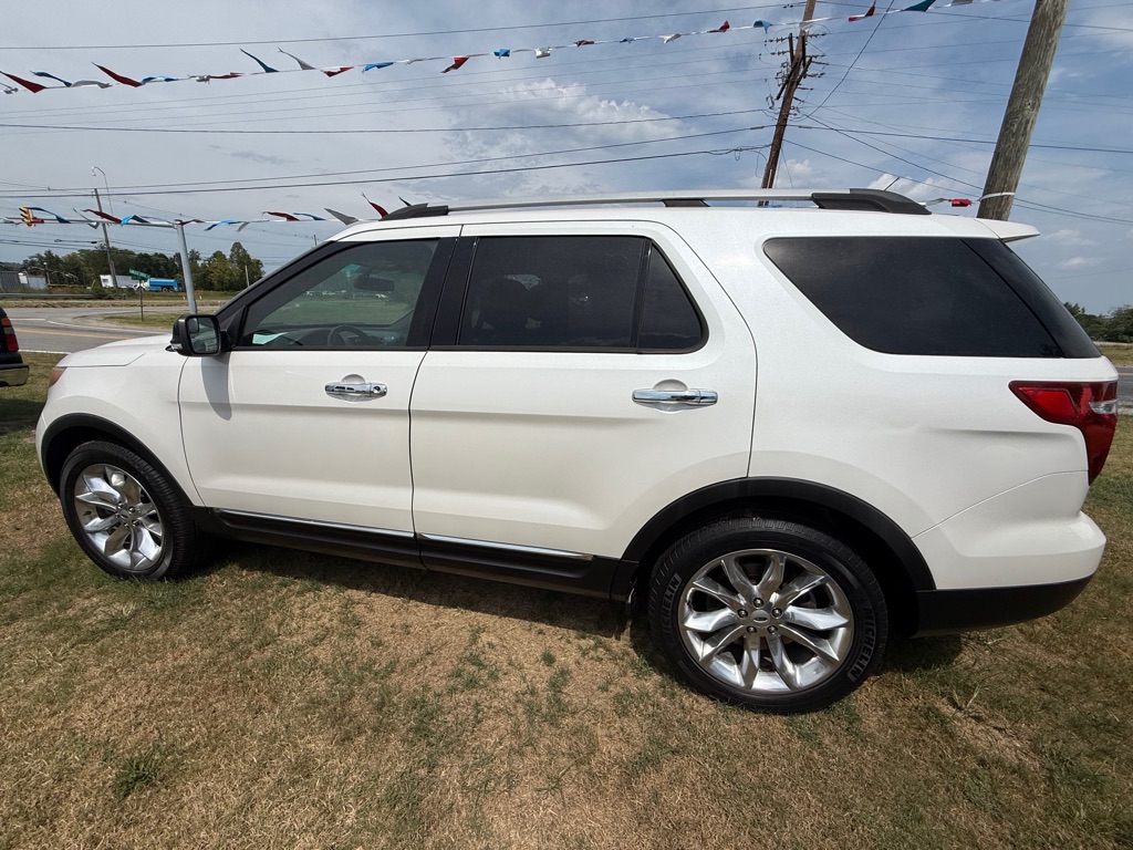 Photo 2 of this FORD EXPLORER