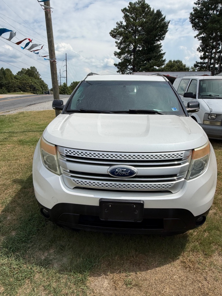 Photo 4 of this FORD EXPLORER