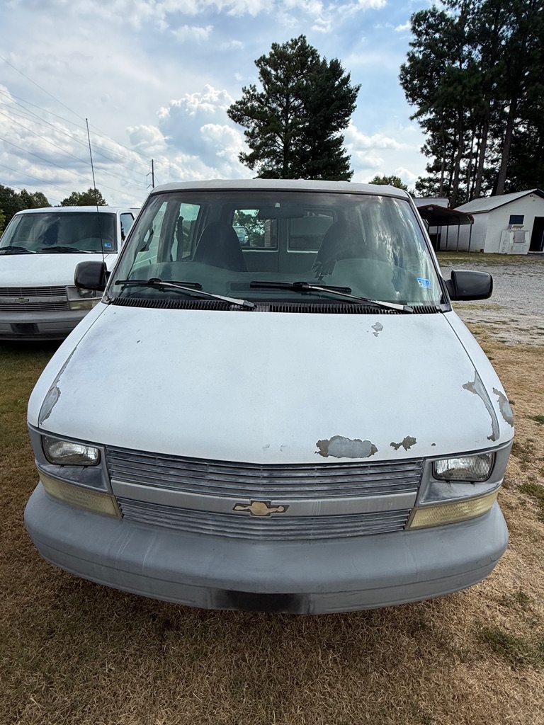 Photo 2 of this CHEVROLET ASTRO VAN
